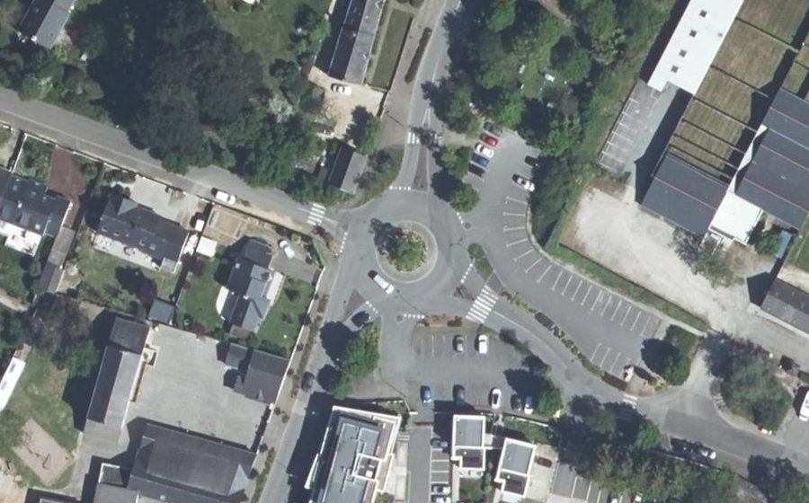 Vue aérienne du Rond-point anonyme n°25222049