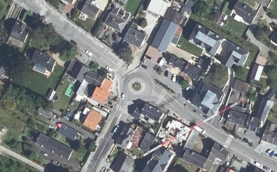 Vue aérienne du Rond-point anonyme n°25222062
