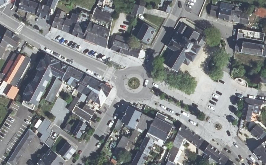 Vue aérienne du Rond-point anonyme n°25222065
