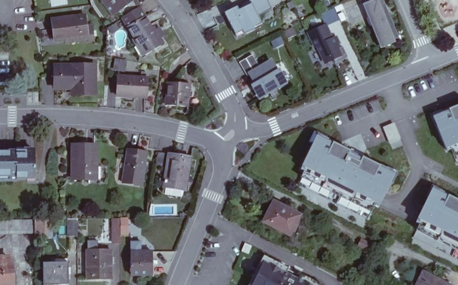 Vue aérienne du Rond-point anonyme n°252487056