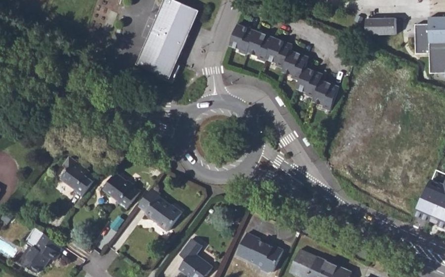 Vue aérienne du Rond-point anonyme n°25268594
