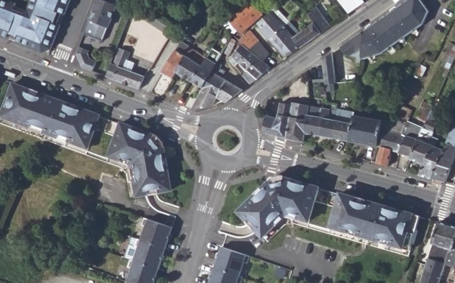 Vue aérienne du Rond-point anonyme n°25268596