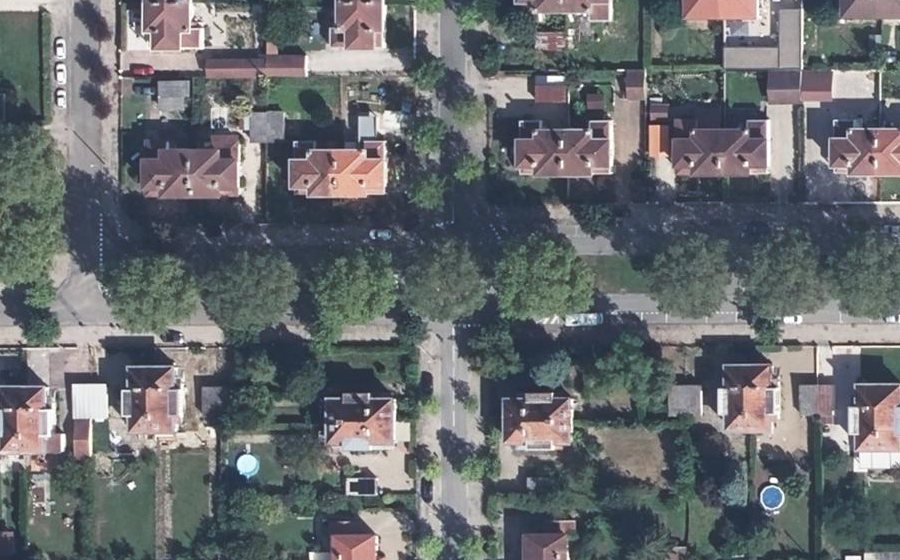 Vue aérienne du Rond-point anonyme n°252724693