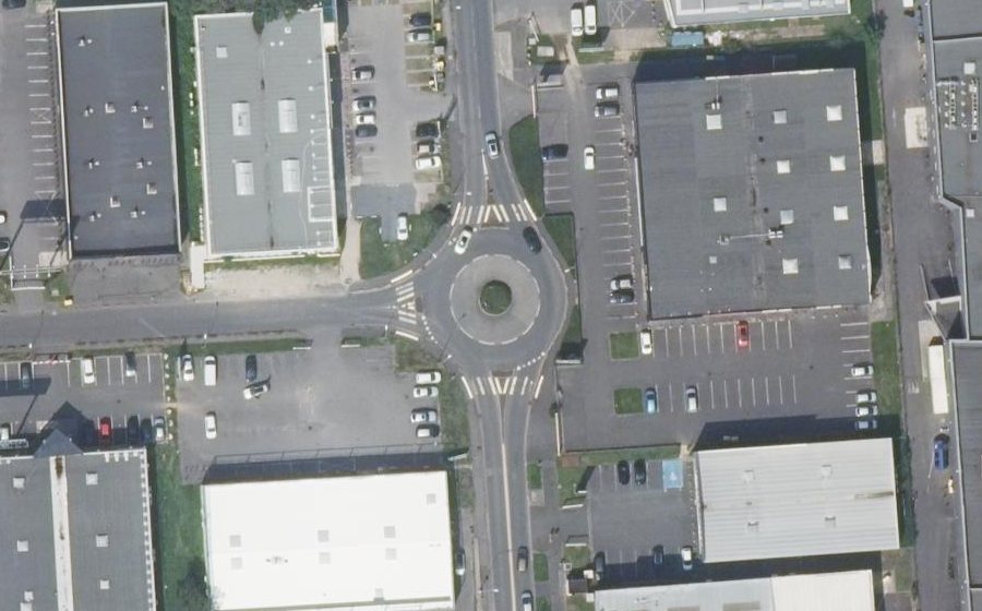 Vue aérienne du Rond-point anonyme n°25278367