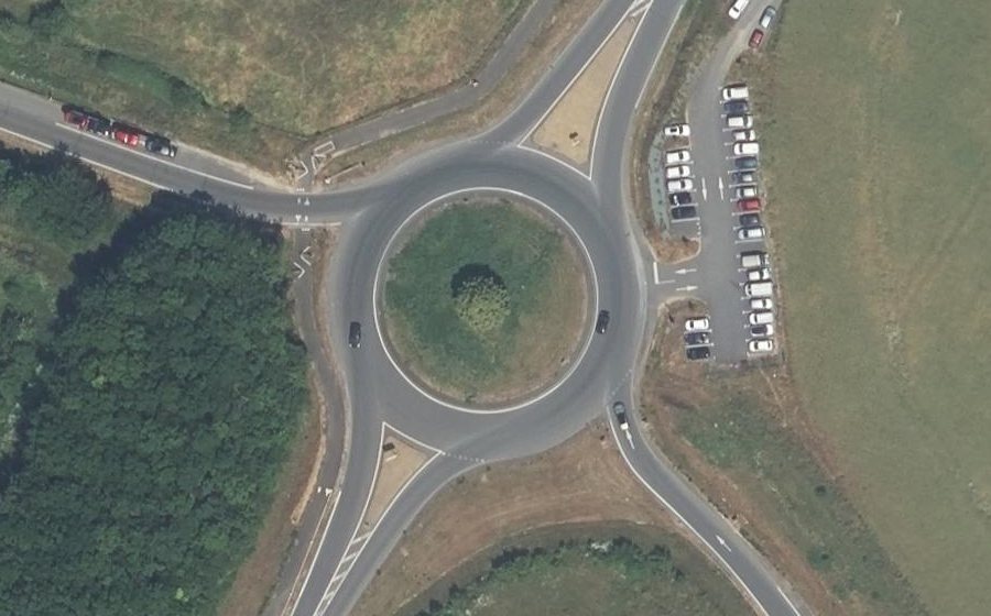 Vue aérienne du Rond-point anonyme n°25287109