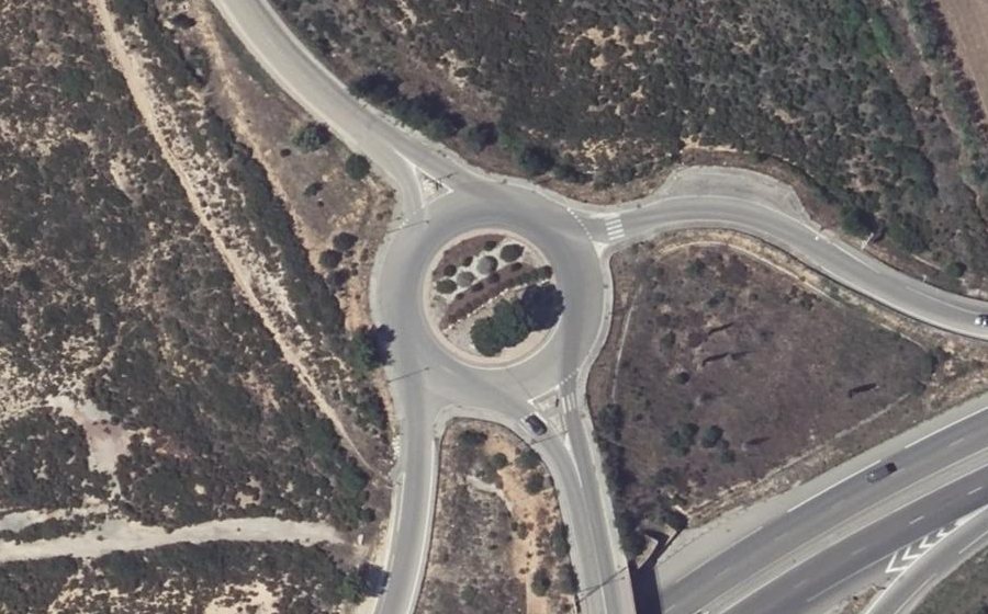 Vue aérienne du Rond-point anonyme n°25298558