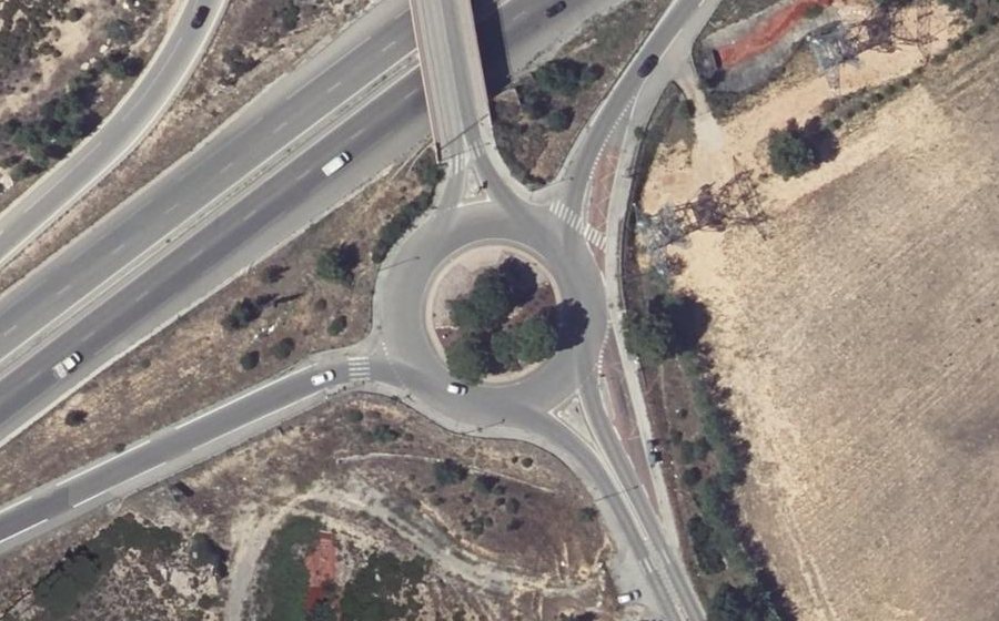 Vue aérienne du Rond-point anonyme n°25298657