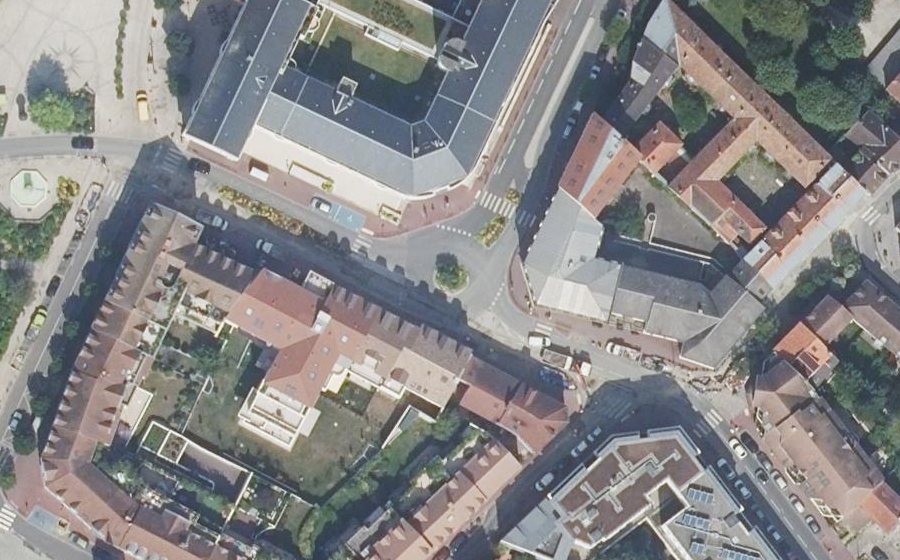 Vue aérienne du Rond-point anonyme n°25299103