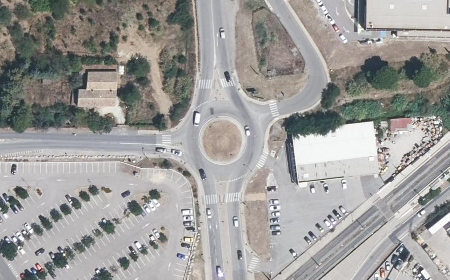 Vue aérienne du Rond-point anonyme n°25307074