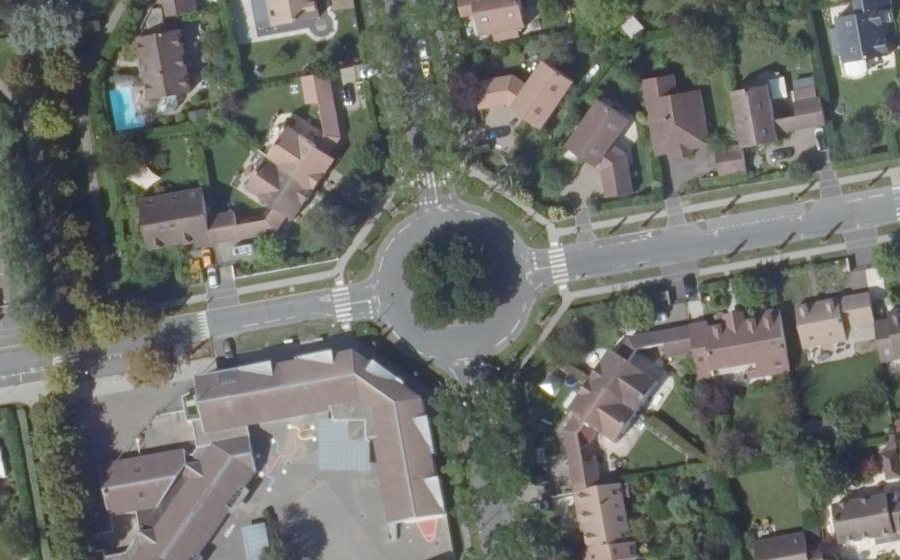 Vue aérienne du Rond-point anonyme n°25329950