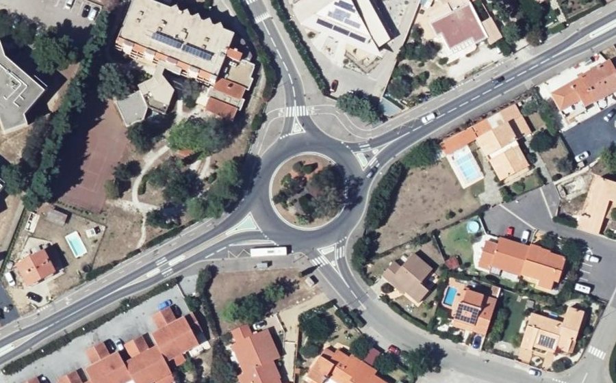 Vue aérienne du Rond-point anonyme n°25341927