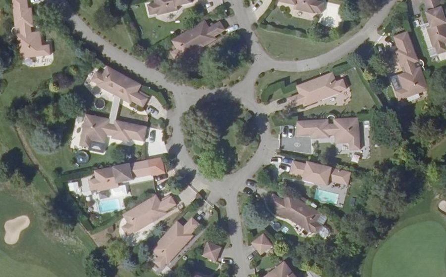 Vue aérienne du Rond-point anonyme n°25343268