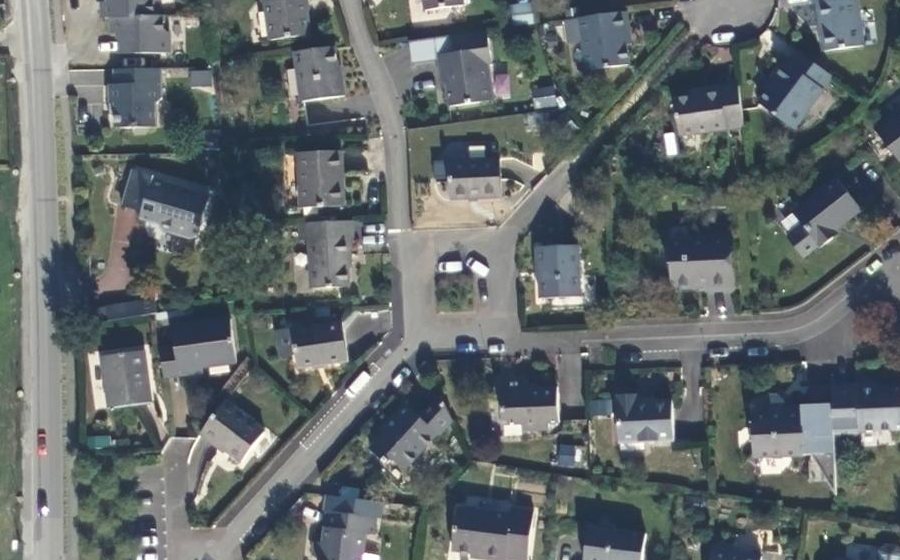 Vue aérienne du Rond-point anonyme n°253702056