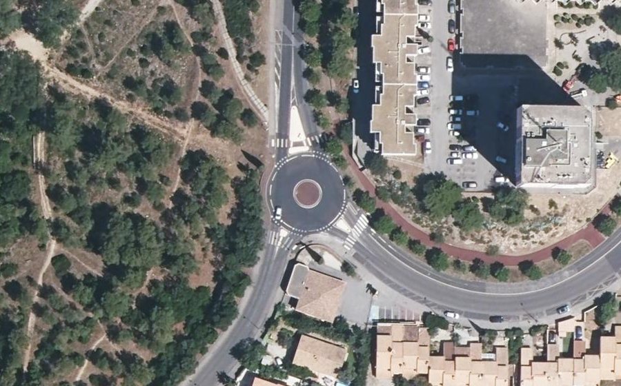 Vue aérienne du Rond-point anonyme n°25406559