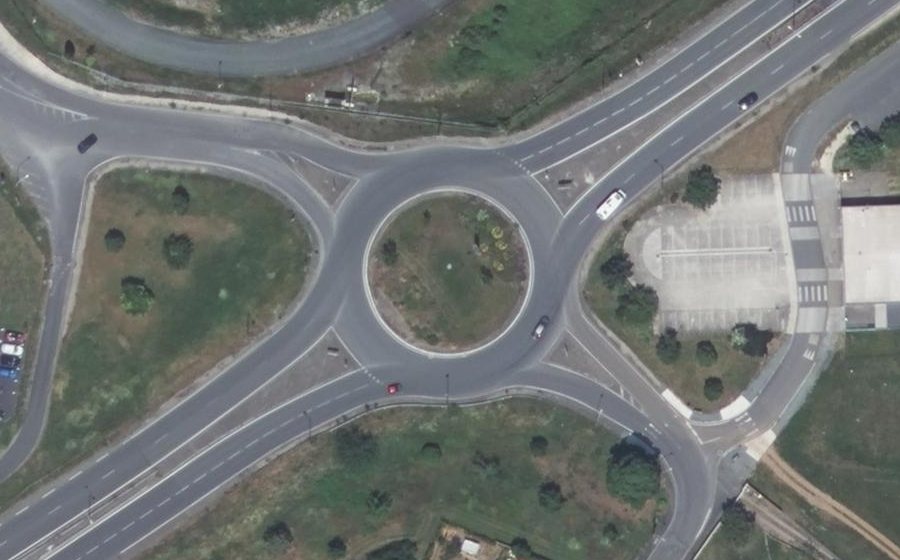 Vue aérienne du Rond-point anonyme n°25412540