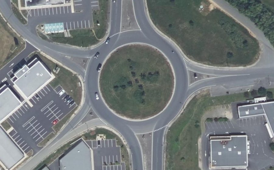 Vue aérienne du Rond-point Sergent-chef Francis Delon
