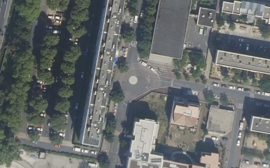 Vue aérienne du Rond-point anonyme n°25415741