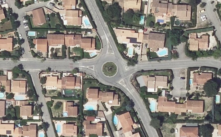 Vue aérienne du Rond-point anonyme n°25420102