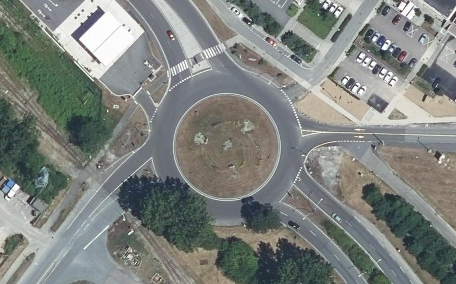 Vue aérienne du Rond-point anonyme n°25422230