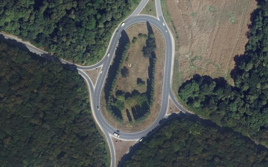 Vue aérienne du Rond-point anonyme n°25422673
