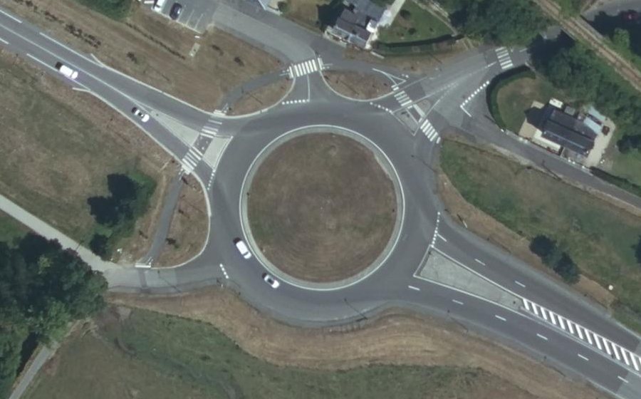 Vue aérienne du Rond-point anonyme n°25442802