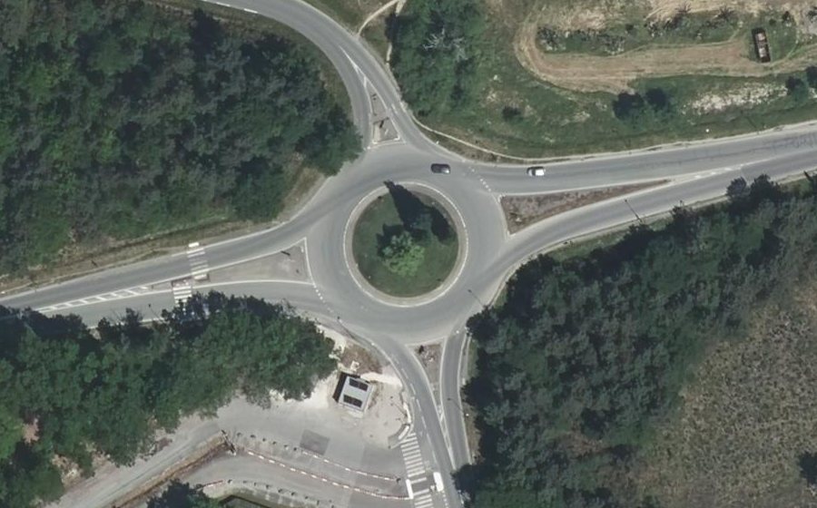 Vue aérienne du Rond-point anonyme n°25453337