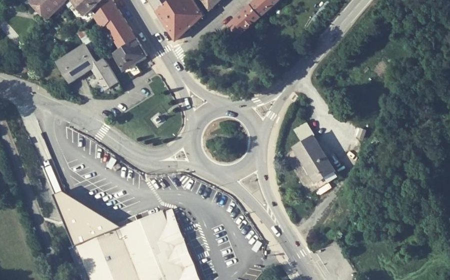 Vue aérienne du Rond-Point de Saint-Bonnet Les Barraques