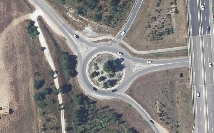 Vue aérienne du Rond-point anonyme n°25454628