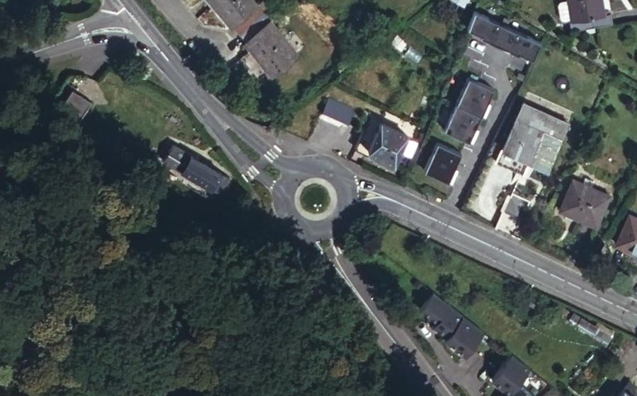 Vue aérienne du Rond-point anonyme n°25455298