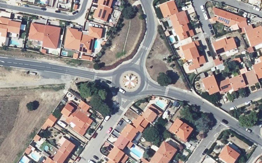 Vue aérienne du Rond-point anonyme n°25461347