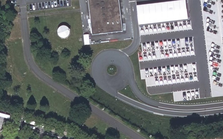 Vue aérienne du Rond-point anonyme n°254811290