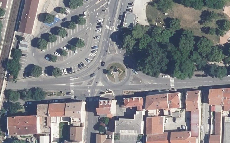 Vue aérienne du Rond-Point de l'Appel du 18 Juin 1940