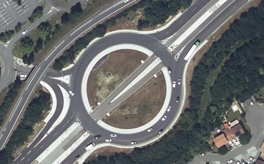 Vue aérienne du Rond-point anonyme n°25494800