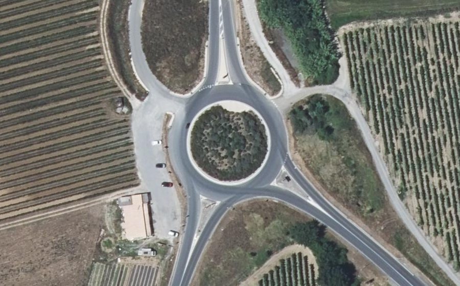 Vue aérienne du Rond-point anonyme n°255017278