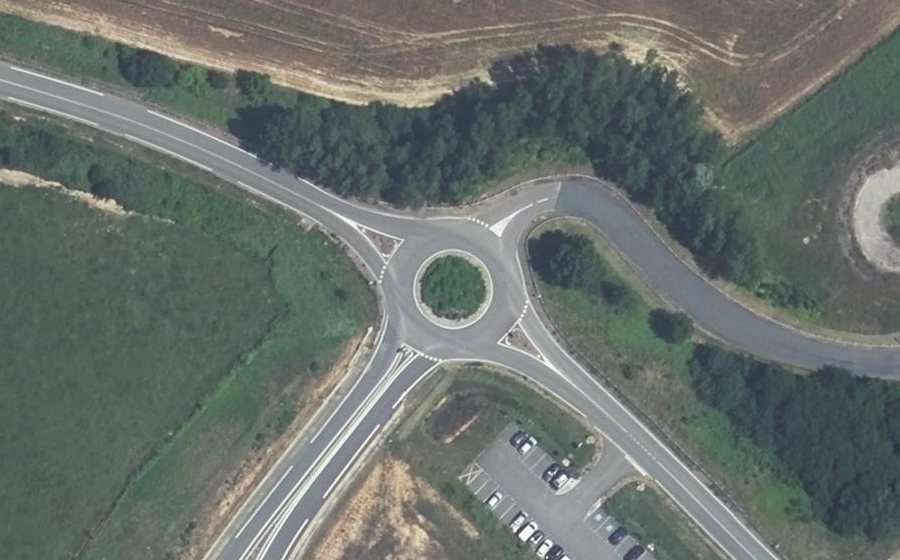 Vue aérienne du Rond-point anonyme n°25503440