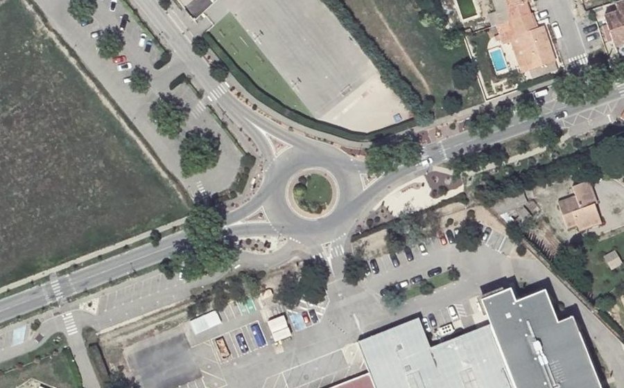 Vue aérienne du Rond-point anonyme n°25516508