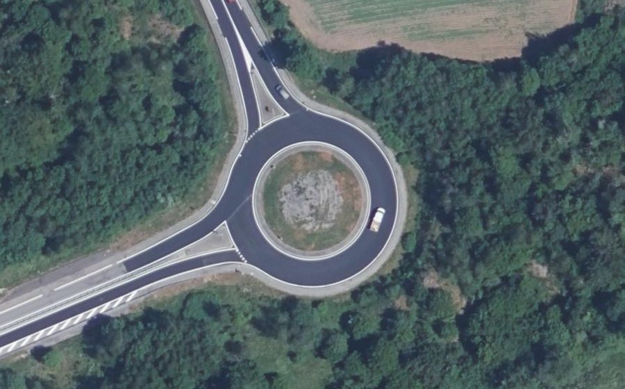 Vue aérienne du Rond-point anonyme n°25521290