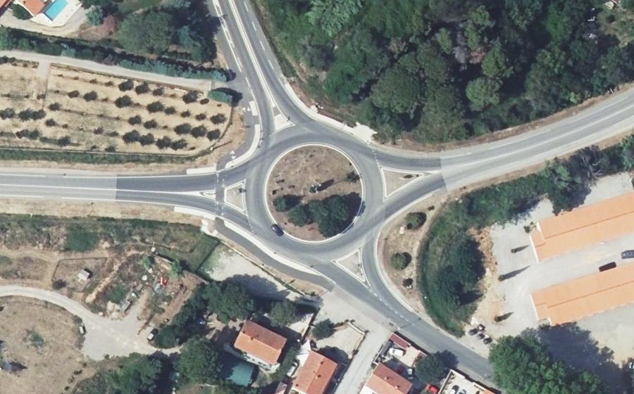 Vue aérienne du Rond-point anonyme n°25531903