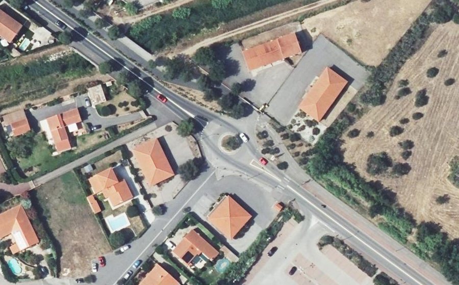 Vue aérienne du Rond-point anonyme n°25532055