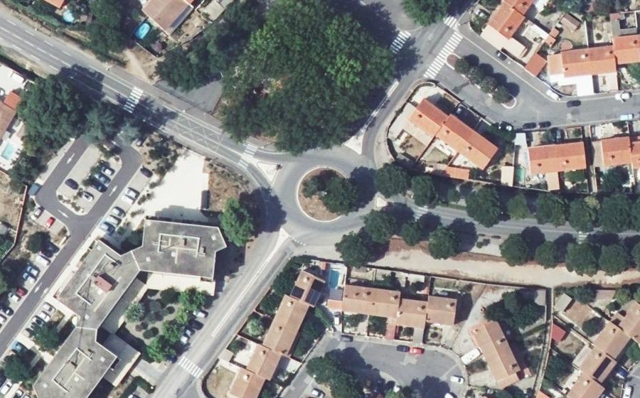 Vue aérienne du Rond-point anonyme n°25532109