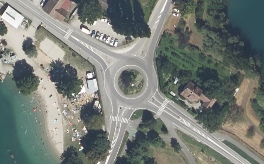 Vue aérienne du Rond-point anonyme n°25539556