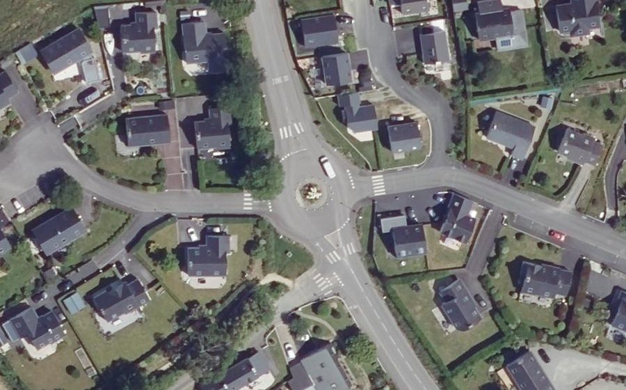 Vue aérienne du Rond-point anonyme n°25549993