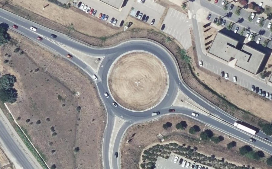 Vue aérienne du Rond-point anonyme n°25554195