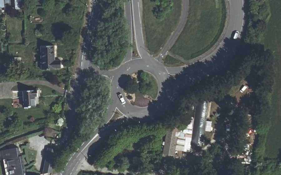 Vue aérienne du Rond-point anonyme n°25557799