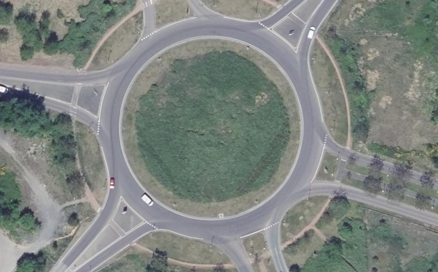 Vue aérienne du Rond-point anonyme n°25558119
