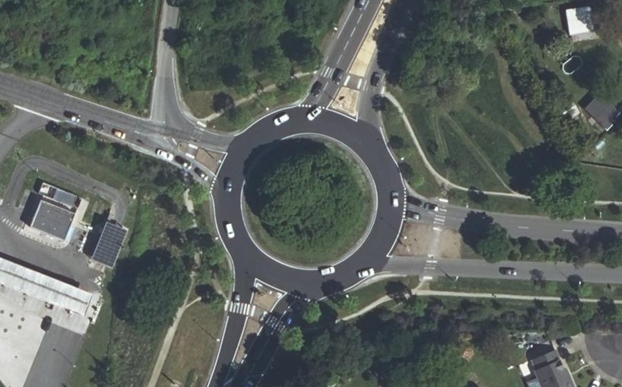 Vue aérienne du Rond-point anonyme n°25558521