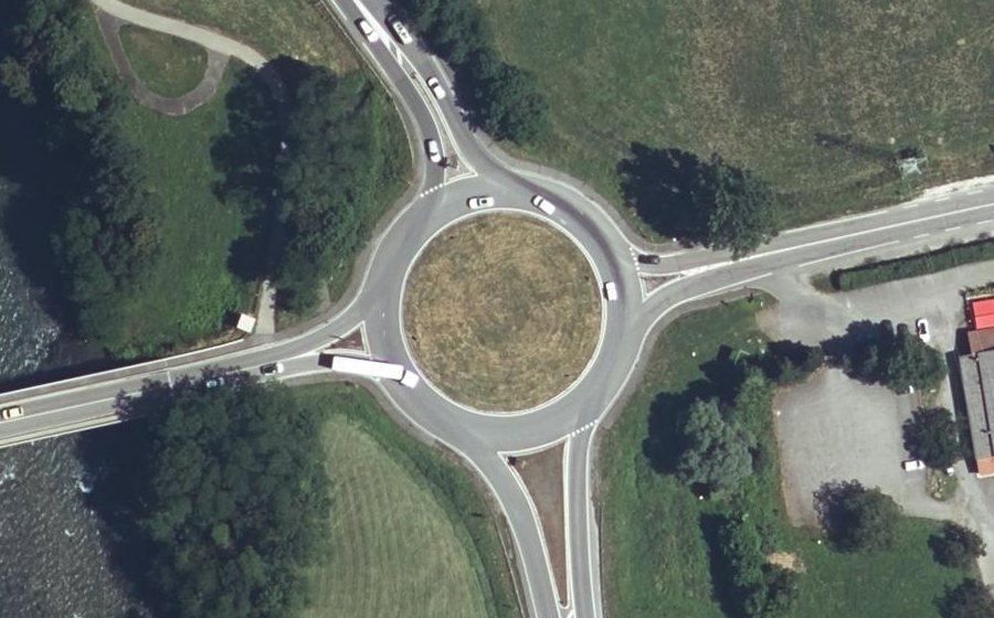Vue aérienne du Rond-point anonyme n°25559940