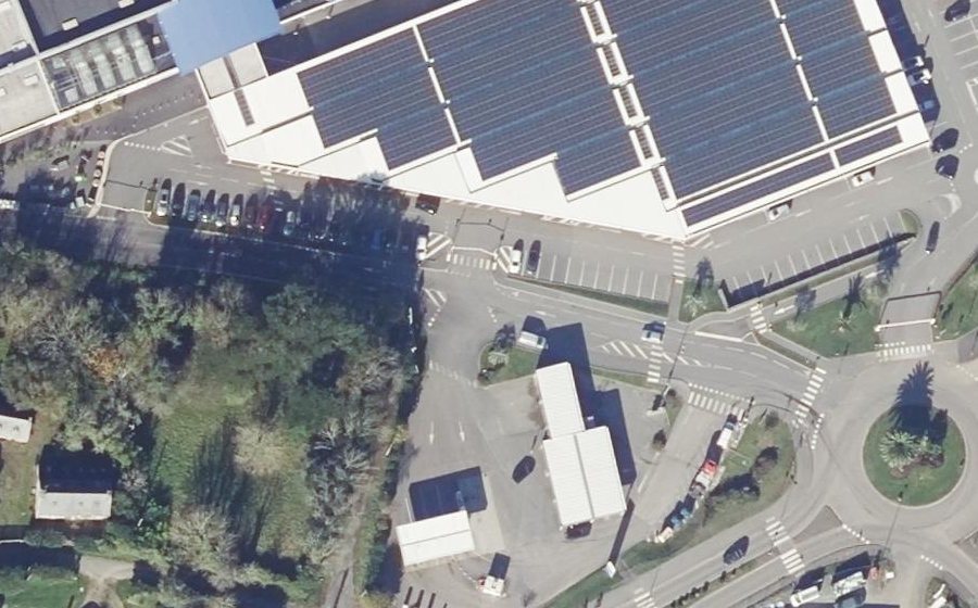 Vue aérienne du Rond-point anonyme n°25569011