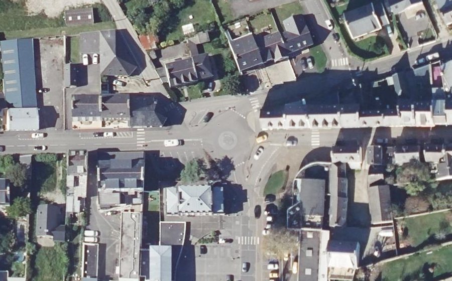 Vue aérienne du Rond-point anonyme n°25570851