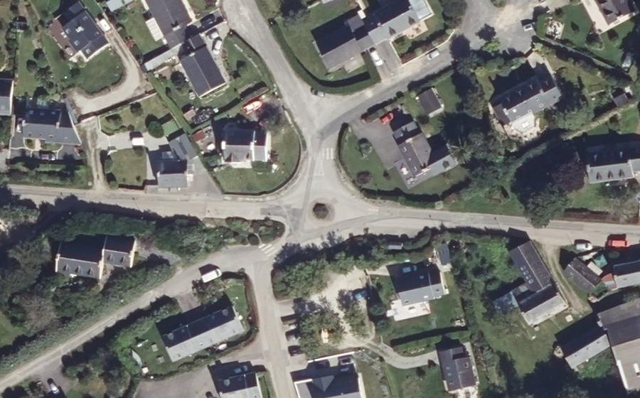 Vue aérienne du Rond-point anonyme n°25592407
